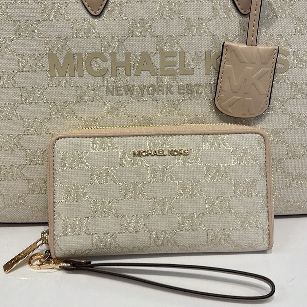 Michael Kors Jet Set Travel Large Phone Case Wristlet Wallet MK Natural Multi